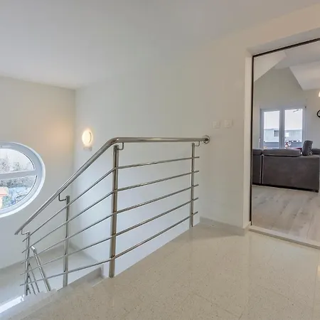 2 Bedroom Peroj Apartment *